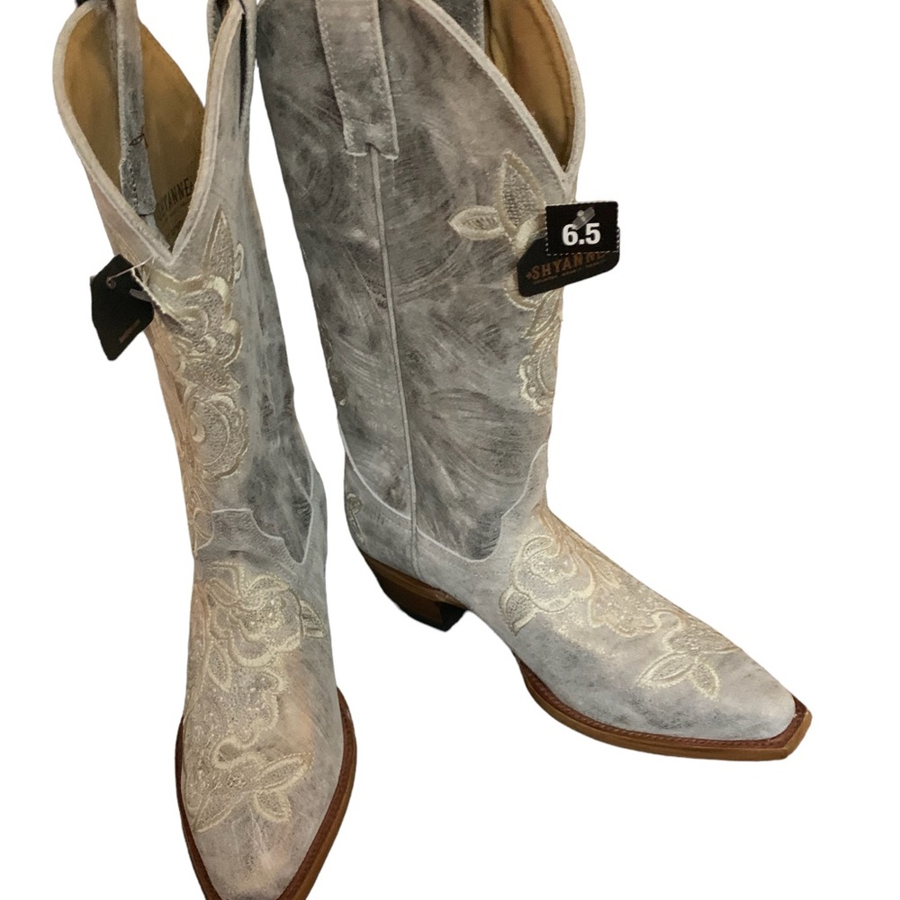 NWT Ladies Shyanne Sierra Metalico Boots size 6.5B New with tags and Box.